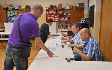 Glasači izlaze na biračka mjesta u Zagrebu - 1