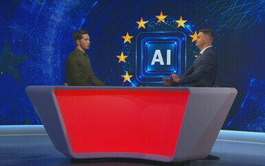 Teo, AI politički komentator i Dino Goleš, reporter Dnevnika Nove TV - 2