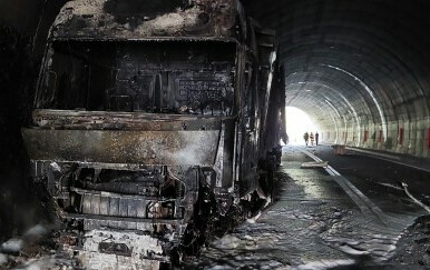 Prometna nesreća u tunelu Salakovac