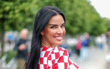 Ivana Knoll - 6