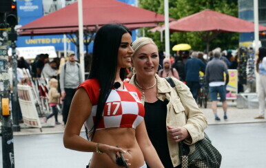 Ivana Knoll - 8