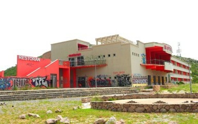 Napuštena Hrvatska: Pogledajte kakvu tugu skriva "propala kraljica", hotel koji je trebao biti ponos Velebita