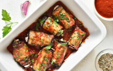 Ljetna fantazija iz pećnice: Recept za punjene rolice od patlidžana