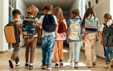 Rezultati istraživanja Hrvatskog zavoda za javno zdravstvo: Djeca su u blizini škola izložena brojnim oglasima za zaslađena bezalkoholna pića, slatkiše, slane grickalice, pekarske proizvode i brzu hranu