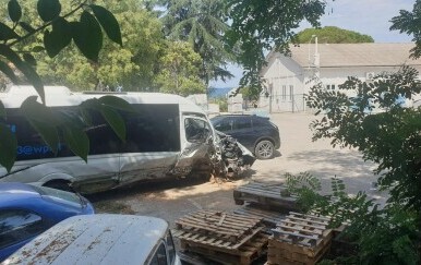 Autobus je oštećen u sudaru s autom u Istri