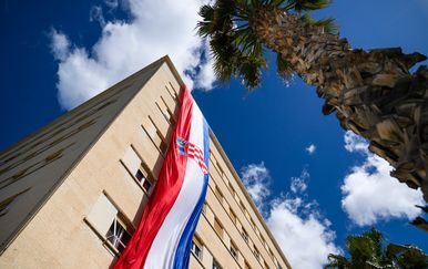Hrvatska zastava mogla bi dobiti svoj dan