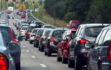 VIDEO Kaos u prometu: Stvaraju se gužve i kolone, evo gdje je najgore