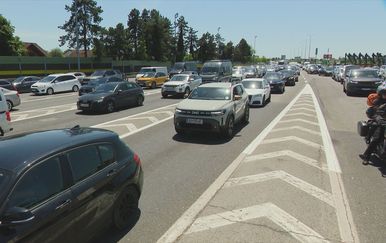 HAK: Gužve i zastoji zbog pojačanog prometa i radova na cesti