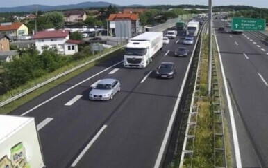 Na A4 kolona sedam kilometara