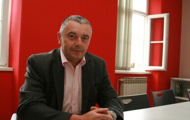 Nakon ponavljanja izbora, u Netretiću Peretić pobijedio Škrtića