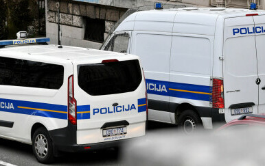 Muškarac vozio bez vozačke dozvole, pronađena topnička granata i streljivo