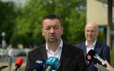 Pavliček odgovorio Mlinariću: Izabran sam voljom svih Vukovaraca