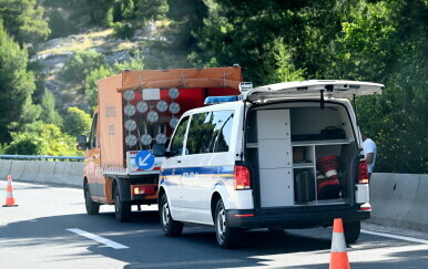 U teškoj prometnoj nesreći na brzoj cesti Solin - Klis poginuo motociklist - 1
