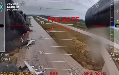Ukrajinska obavještajna služba SBU objavila pet minuta videa u kojem uništavaju rusko zrakoplovstvo