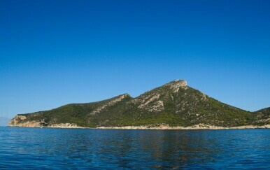 Otok zmija posjećuju samo vojnici i znanstvenici