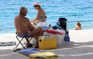 Prizor sa plaže u Žnjanu