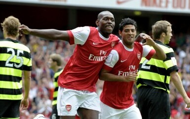 Jay-Emmanuel Thomas i Carlos Vela