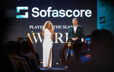 Kate Scott i Peter Schmeichel