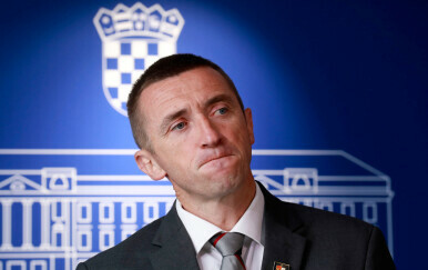Penava o tome ide li u vladu: "Sve su opcije na stolu, važemo još koje su solucije najbolje"