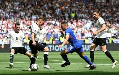 Kylian Mbappe u akciji protiv Nijemaca