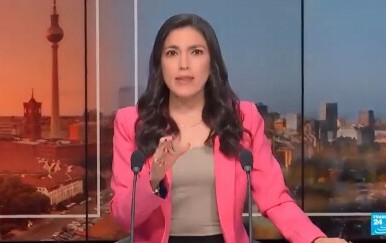 Dok se tresao i ljuljao njezin studio, ona je ostala smirena i nastavila s izvještavanjem