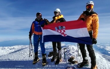 Veliki pothvat za male ljude: Ranko Dragičević o usponu na najviši vrh Sjeverne Amerike i humanitarnoj akciji za njegove Bračane