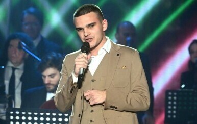Martin Kosovec nakon 8 tjedana na vrhu top liste objavio remix pjesme "Ti si bila moje sunce"!