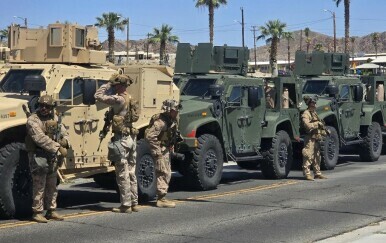 U Los Angelesu raspoređen prvi kontingent američkih marinaca koji bi trebali suzbiti nemire