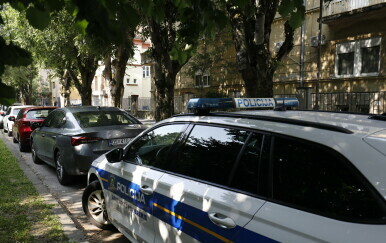 Policija ispred kuće Josipa Škorića - 9