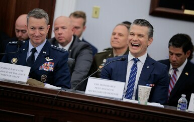 Pete Hegseth pred kongresnicima najavio je rezanja u pomoći Ukrajini, jer eto, SAD hoće mir