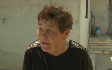 Imoćani se brane od skakavaca