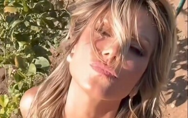 Heidi Klum zaijevala vrt u bež badiću, na prvu su svi pomislili da je gola