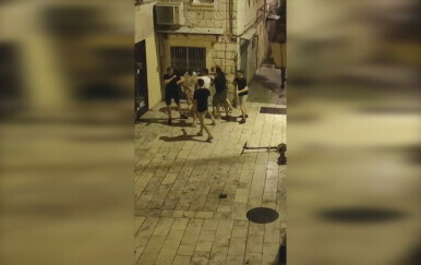 Turisti se neprimjereno ponašaju u Splitu