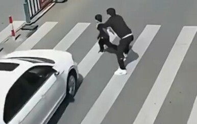 Tate se u sekundi pretvoriti u superjunake, kamere snimile nevjerojatne reflekse