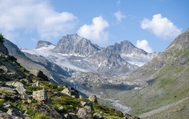 Troje planinara poginulo od udara groma u Austriji
