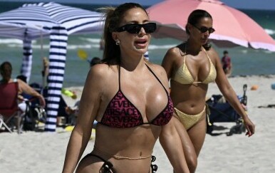 Larsa Pippen mamila poglede u minijaturnom bikiniju na plaži u Miamiju