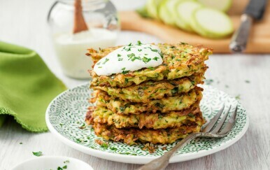 Ne trebaju vam jaja: Brzi recept za ekstra hrskave i fine popečke od tikvica