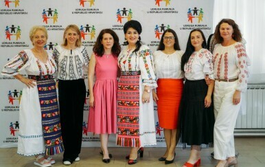 U Zagrebu proslavljen Dan rumunjske košulje uz izložbu i dječji program u znaku vilinskog blagdana Sânziene