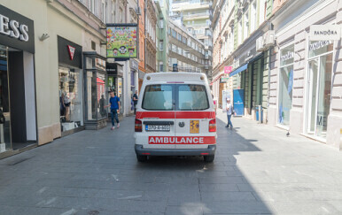 U Sarajevu kći ubila majku, a zatim pokušala ubiti samu sebe