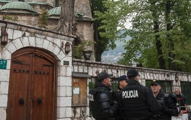 U Sarajevu kći ubila majku, a zatim pokušala ubiti samu sebe