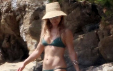Kate Hudson snimljena na odmoru u Grčkoj
