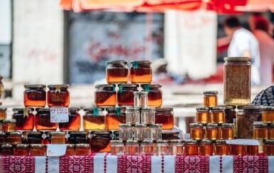 Kako prepoznati pravi med? Stvari na koje treba pripaziti prije kupovine