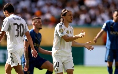 VIDEO Luka Modrić ušao u 83. minuti, suigrač mu nije dao penal pa promašio za pobjedu