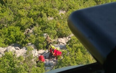 Helikopter MORH-a sudjelovao u spašavanju osobe na Biokovu