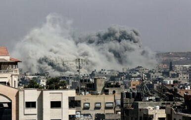 U izraelskim napadima u Gazi poginulo više Palestinca, UN upozorava na nestašicu vode