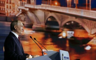 Putin: Mi smo isti narod pa nam u teoriji "pripada cijela Ukrajina"
