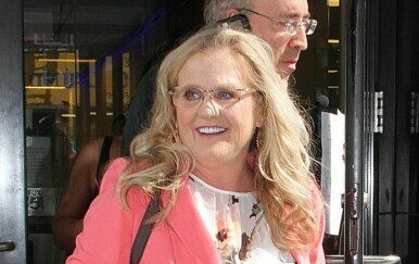 Tko je Nancy Cartwright, žena iza glasa Barta Simpsona?