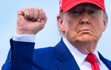 Je li SAD uspio uništiti nuklearna postrojenja u SAD-u? Trump tvrdi: "Pogodak u centar"