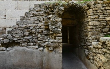 Otkriven antički prolaz između kule i podruma Dioklecijanove palače u Splitu