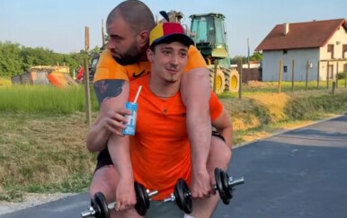 Razlika u težini ruksaka između osnovne i srednje škole je znanstvena anomalija, je li i vama bilo tako?